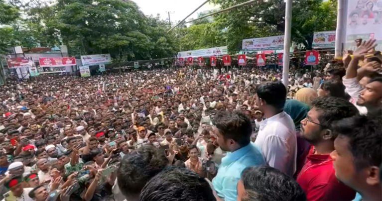 এ মাসে জুলাই সনদ ঘোষণা করতে সরকারকে বাধ্য করা হবে : নাহিদ ইসলাম
