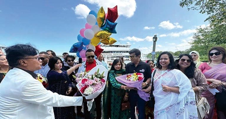নিউইয়র্ক সিনিয়র এডাল্ট ডে কেয়ারের নৌবিহার