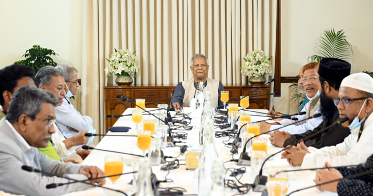 প্রধান উপদেষ্টার সঙ্গে চার রাজনৈতিক দলের বৈঠক