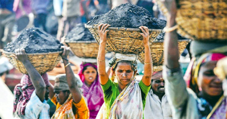দেশের প্রায় ৪ কোটি মানুষ দারিদ্র্যের শিকার