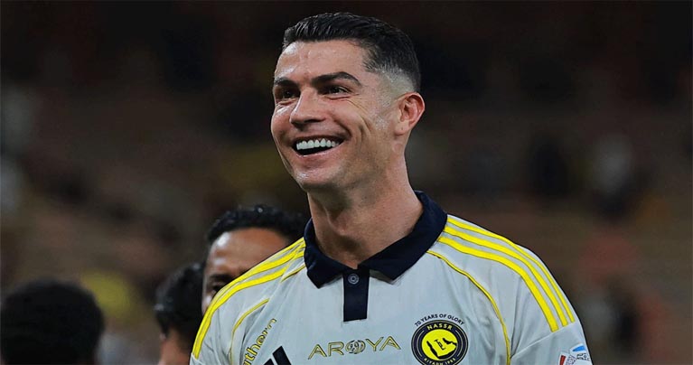 বিশ্বের প্রথম বিলিয়নিয়ার ফুটবলার হলেন রোনালদো