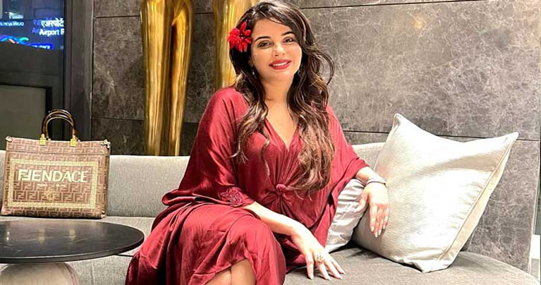 ইসলাম ধর্ম যে কারণে গ্রহণ করেছেন সারা