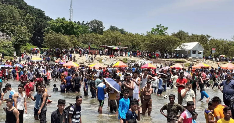 সিলেটে বেড়েছে পর্যটকের ভিড়